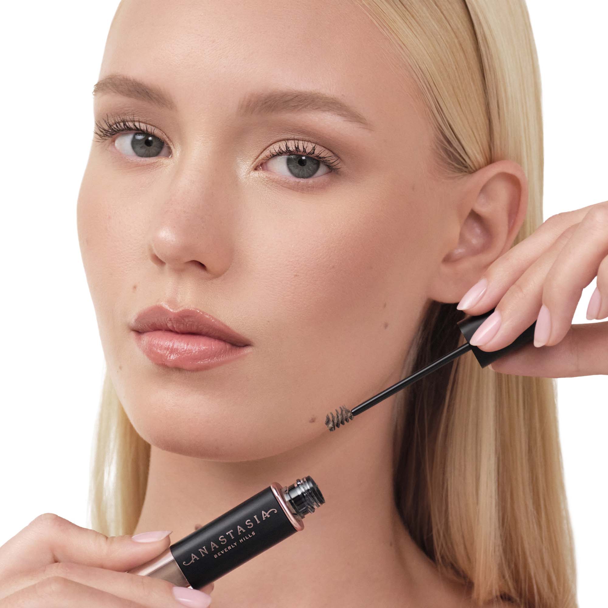 Ultimate Brow Essentials Kit - Image 4